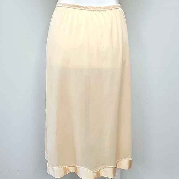 Vintage Vanity Fair Cream Midi Half Slip Undergarment - Picture 2 of 7